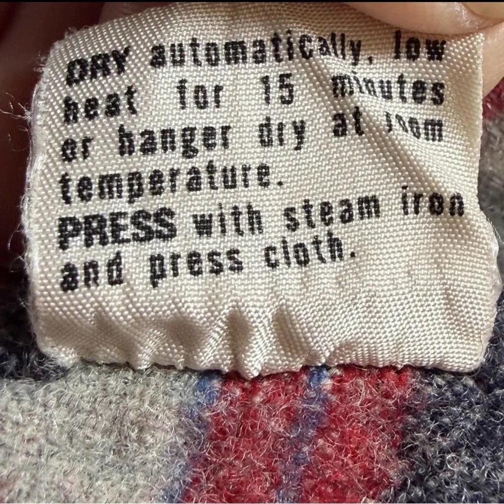 Vintage Pendleton Men’s Shirt XL Red/Blue/Gray Pure Virgin Wool 70s Made‎ In USA